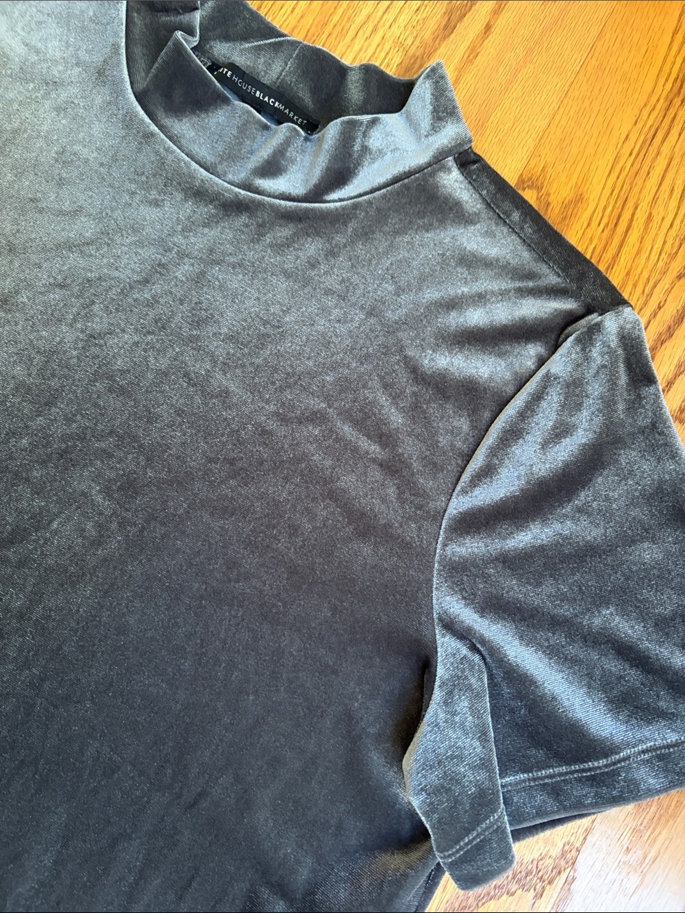 White House Black Market Gray Velvet Short Sleeve Dress w/elastic belt. Size: XL - Picture 4 of 10